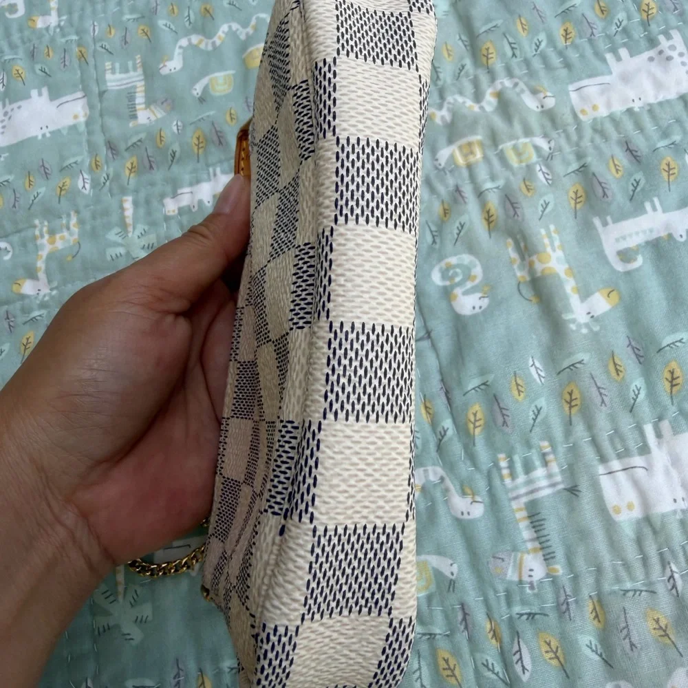 Louis Vuitton Mini Pochette Damier Azur - Picture 9 of 12